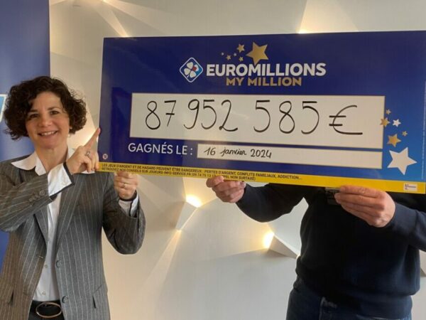 photo remise de gain euromillions 88 millions deuros 960x640