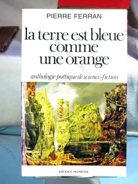 La terre est bleue comme une orange pierre