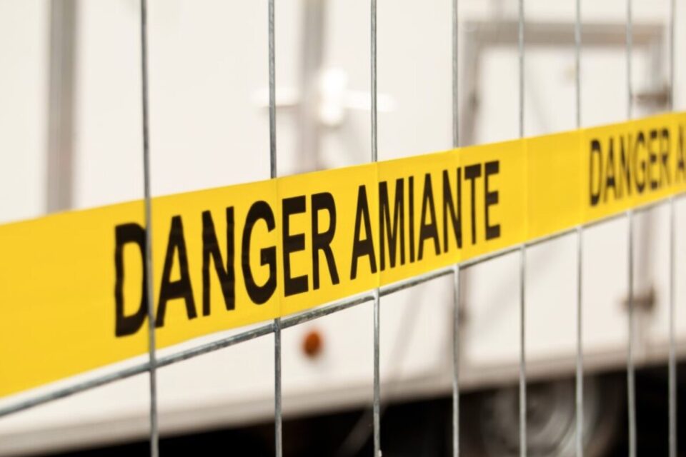 Danger Amiante école